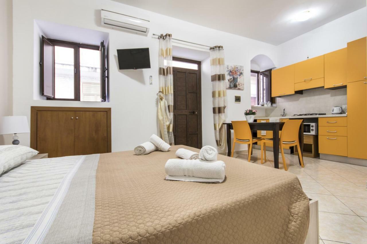 In Centro Rooms Vicino Cefalu Self-Chek-In Campofelice Di Roccella Eksteriør bilde